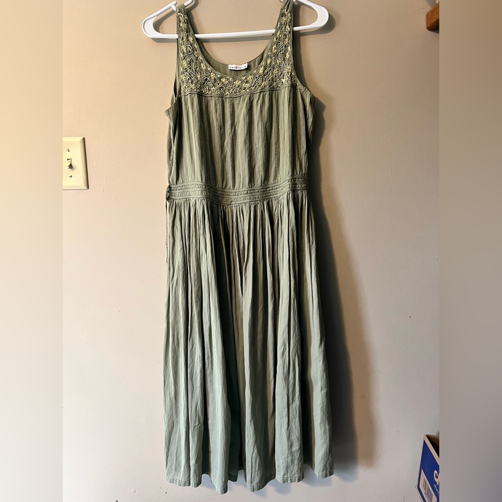 Karavan sz M sleeveless boho sage green midi embroidered yoke tie back dress.